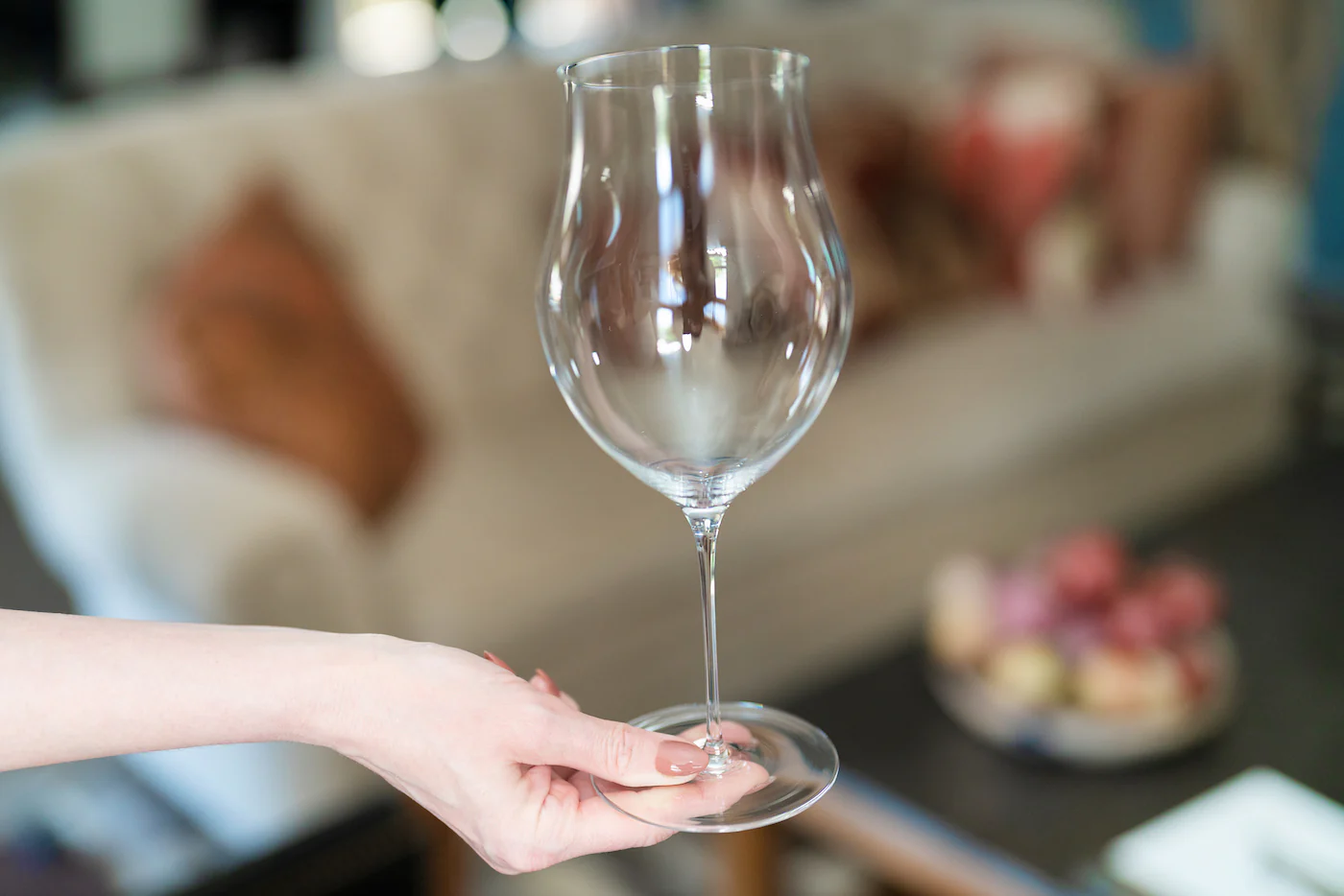 Aperitif Glass Etiquette: Serving and Enjoying with Style